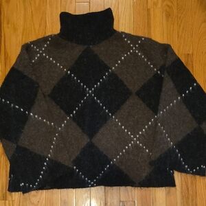 Commense Black and Gray Argyle Sweater